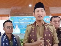 Bupati Pali Hadiri Pelantikan PWI: Rangkul yang Terpisah, Jemput yang Tertinggal, Ingatkan yang Terlupa