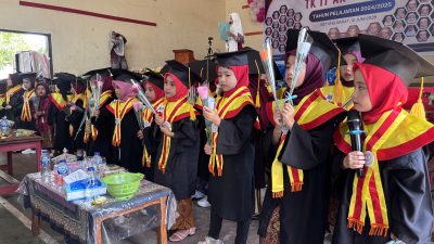 Pelepasan 57 Siswa-siswi TK. IT Yayasan Ar-Rahman Abab