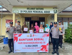 Polsek Penukal Abab Bagikan Sembako di HUT Bhayangkara Ke-79 : Wujud Kepedulian Terhadap Masyarakat