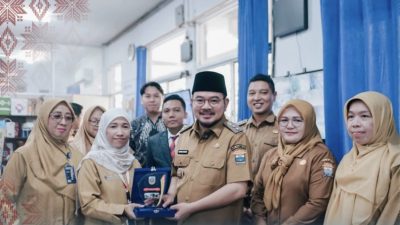 Kunjungi SMA Pusri, Prima Salam Wawako Palembang, Ceritakan Hobinya Pada Billiard