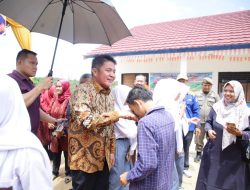 Gubernur Herman Deru Pastikan Gedung SMA Bingin Teluk Dibangun Tahun Depan