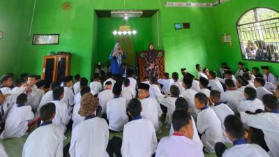 Pembinaan Imtaq Jum’at Pagi SMPN 4 Abab, Silaturrohmah : Kegiatan Rutin Sekolah Membentuk Karakter Siswa yang Islami