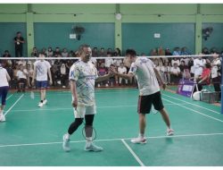 Menteri Nusron dan Wali Kota Palembang Tunjukkan Semangat Sportivitas di Lapangan Bulu Tangkis PORNAS KORPRI XVII