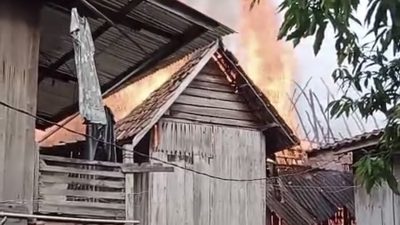 Sijago Merah kembali menghanguskan Sebuah Rumah di Betung Abab PALI, Camat Abab “Warga Harus Selalu Waspada”
