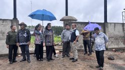Kadin Koperasi dan UKM Bersama Sekda PALI Tinjau Pembangunan Gedung Koperasi Merah Putih