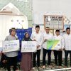Pemkab PALI Salurkan Bantuan Sejumlah Uang dan Paket Sembako Saat Safari Ramadhan di Pengabuan Timur