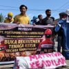Aksi Unjuk Rasa Koalisi Masyarakat Lematang, Tuntut Pertamina Adera Rekrutmen Terbuka