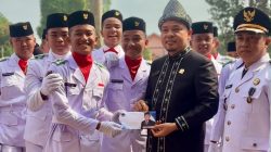 Khidmat & Penuh Makna! Anggota DPRD PALI Muhammad Budi Hoiru Sukses Bacakan UUD 1945 di HUT RI ke-81